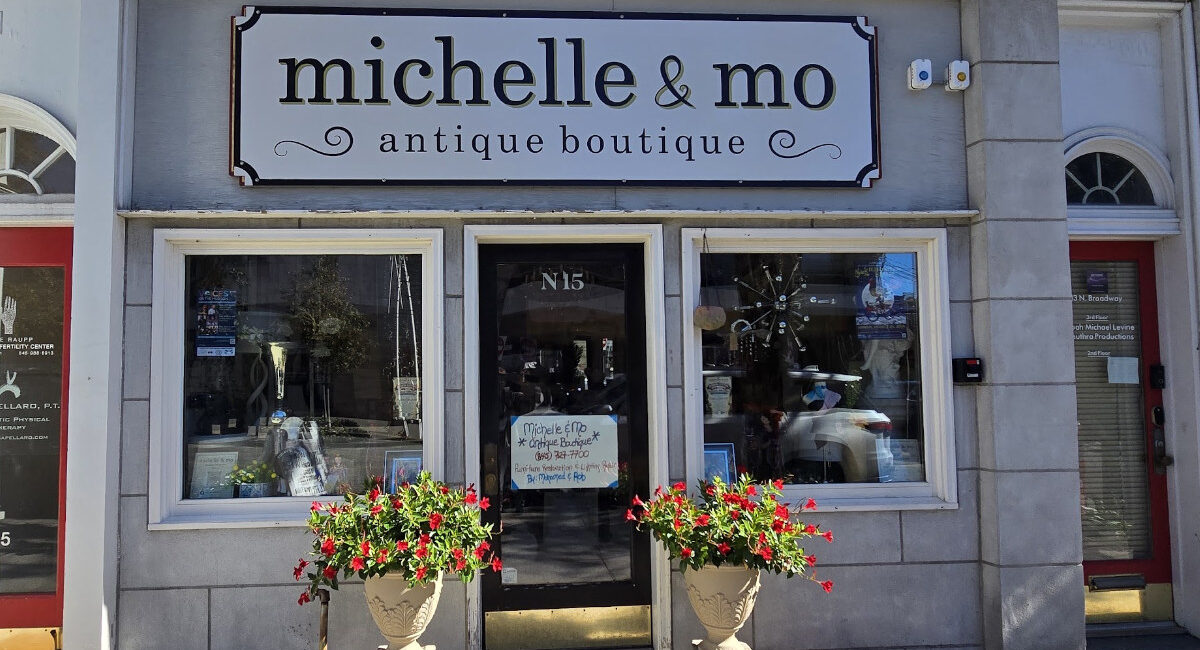 Michelle & Mo Antiques Michelle & Mo Antiques